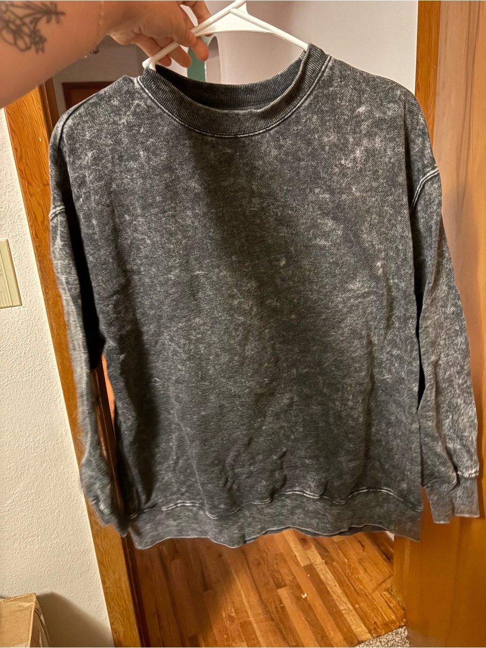 Women's Mineral-Wash Crewneck Sweatshirt - Charcoal Gray